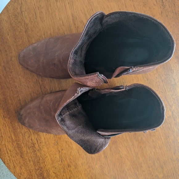 Vintage Brown Leather Boots - Picture 2 of 4